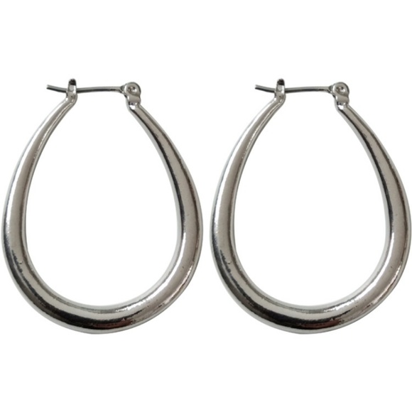 Minimalist Hoop Earring Silver - Picture 7 of 8